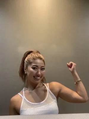 OUTLINE(アウトライン) なんば店・心斎橋店の岡　美有トレーナー